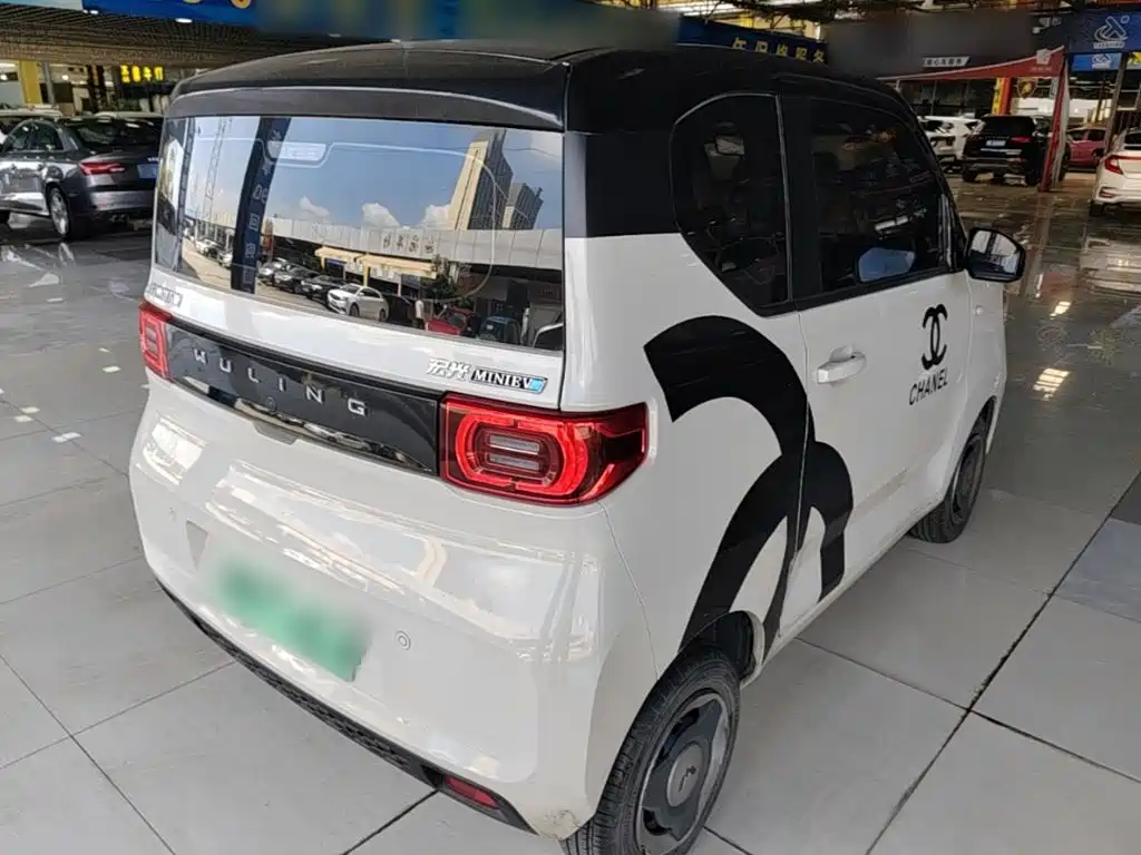 Wuling MINIEV — миниатюра 7