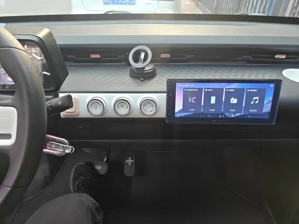 Wuling MINIEV — миниатюра 9