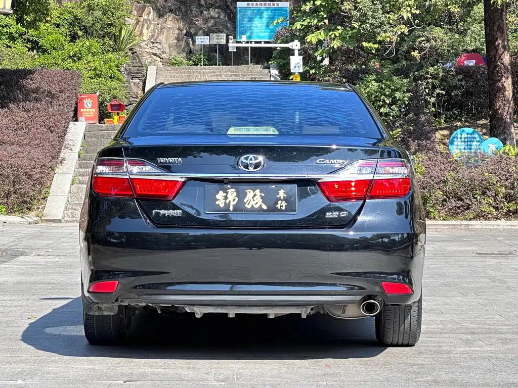 Toyota Camry — миниатюра 5
