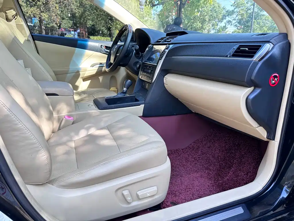 Toyota Camry — миниатюра 11