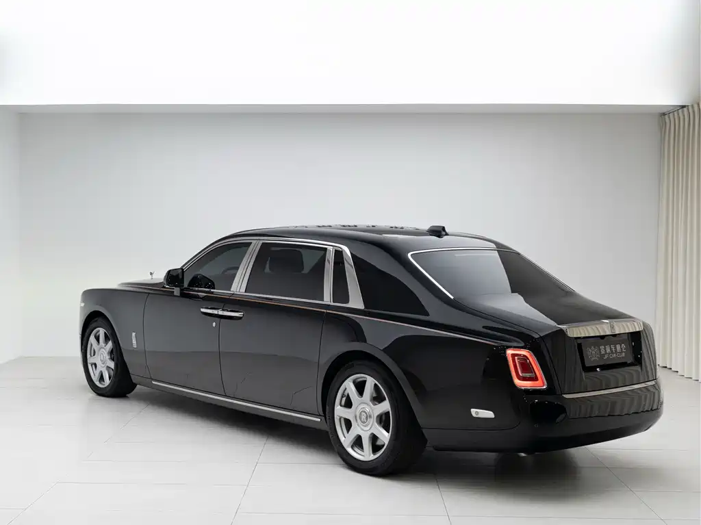 Rolls-Royce Phantom — миниатюра 4
