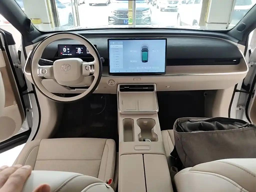 Toyota bZ3X — миниатюра 10