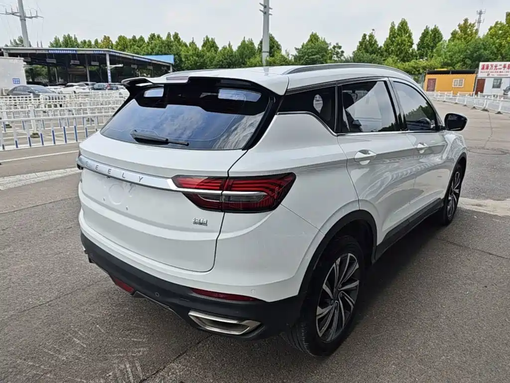 Geely Binyue — миниатюра 7