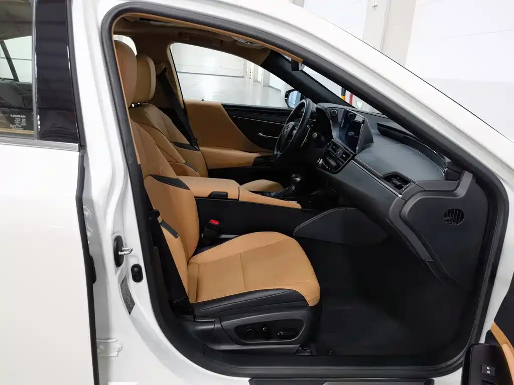 Lexus ES — миниатюра 23