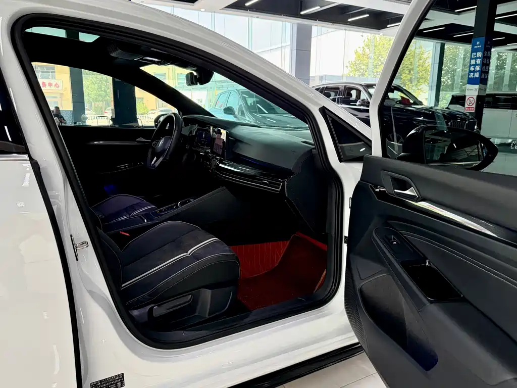 Volkswagen Golf — миниатюра 8