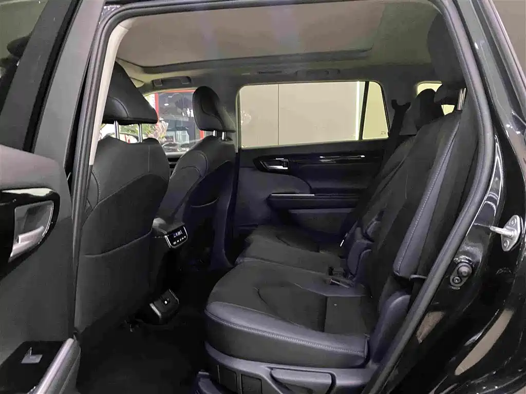 Toyota Highlander — миниатюра 7