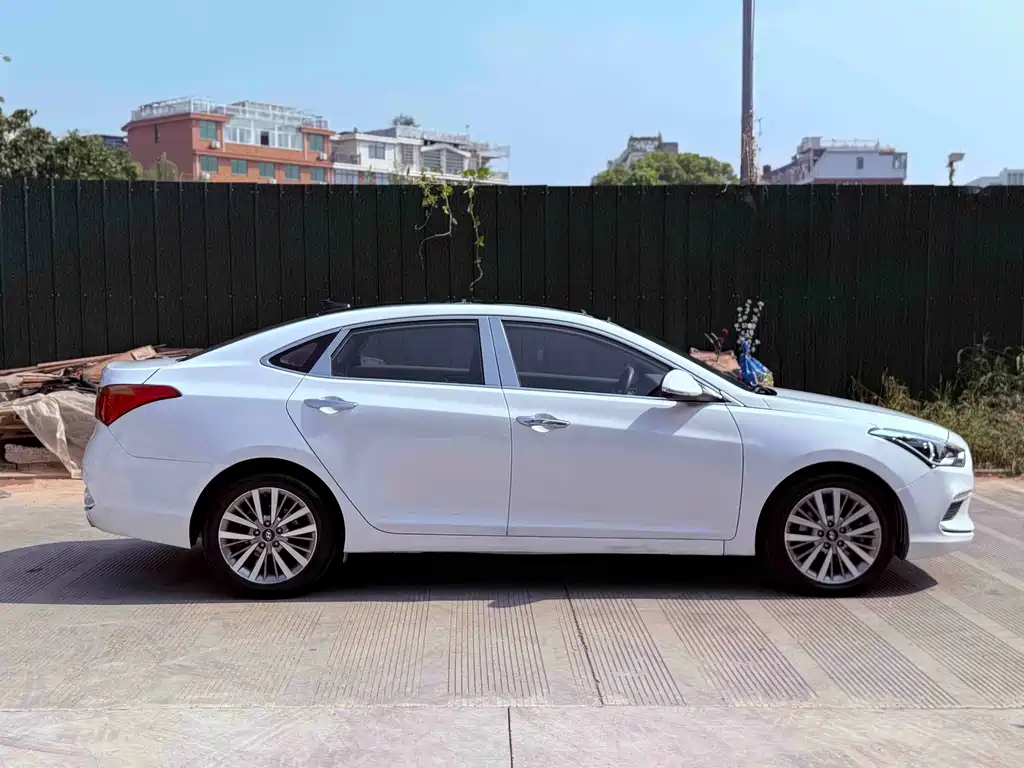 Hyundai Mistra — миниатюра 9