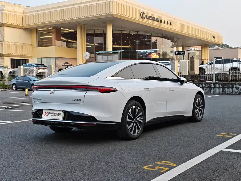 Buick Electra L7 — миниатюра 6