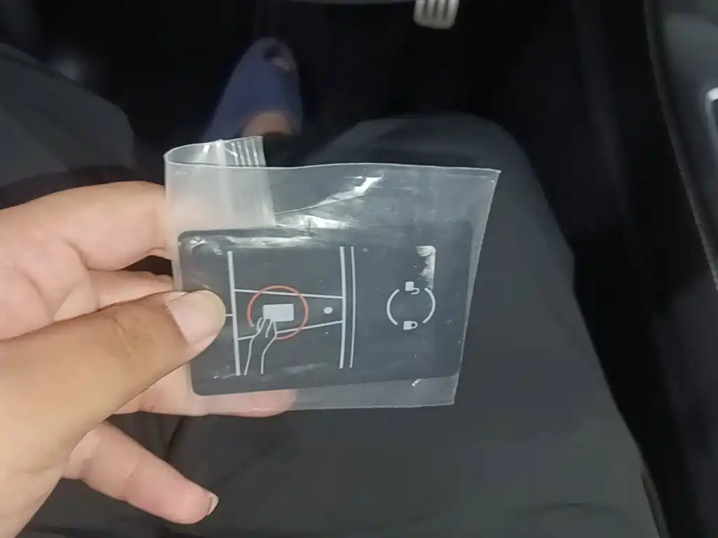 Tesla Model 3 — миниатюра 9