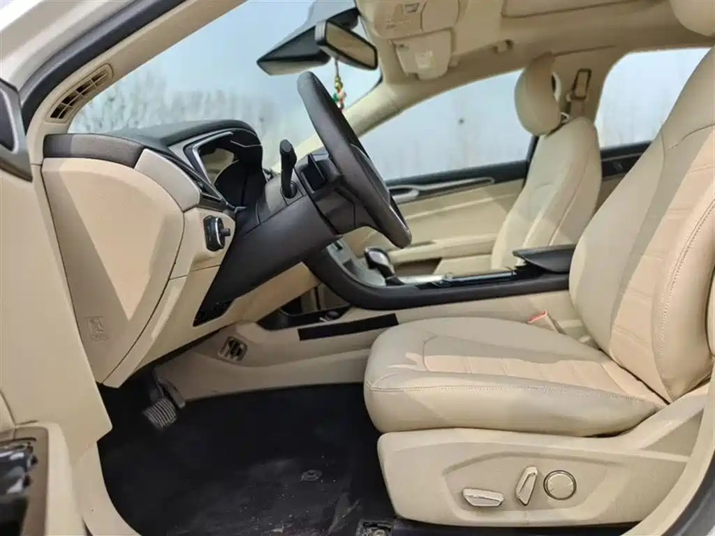 Ford Mondeo 2013 2.0L GTDi200 Fashion