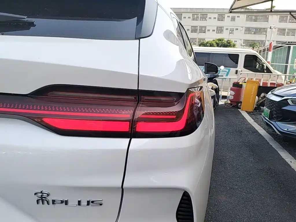 BYD PLUS New Energy — миниатюра 8