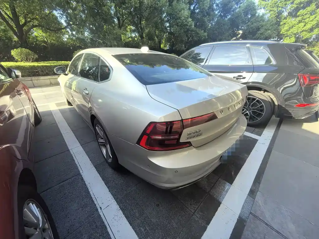 Volvo S90 — миниатюра 2
