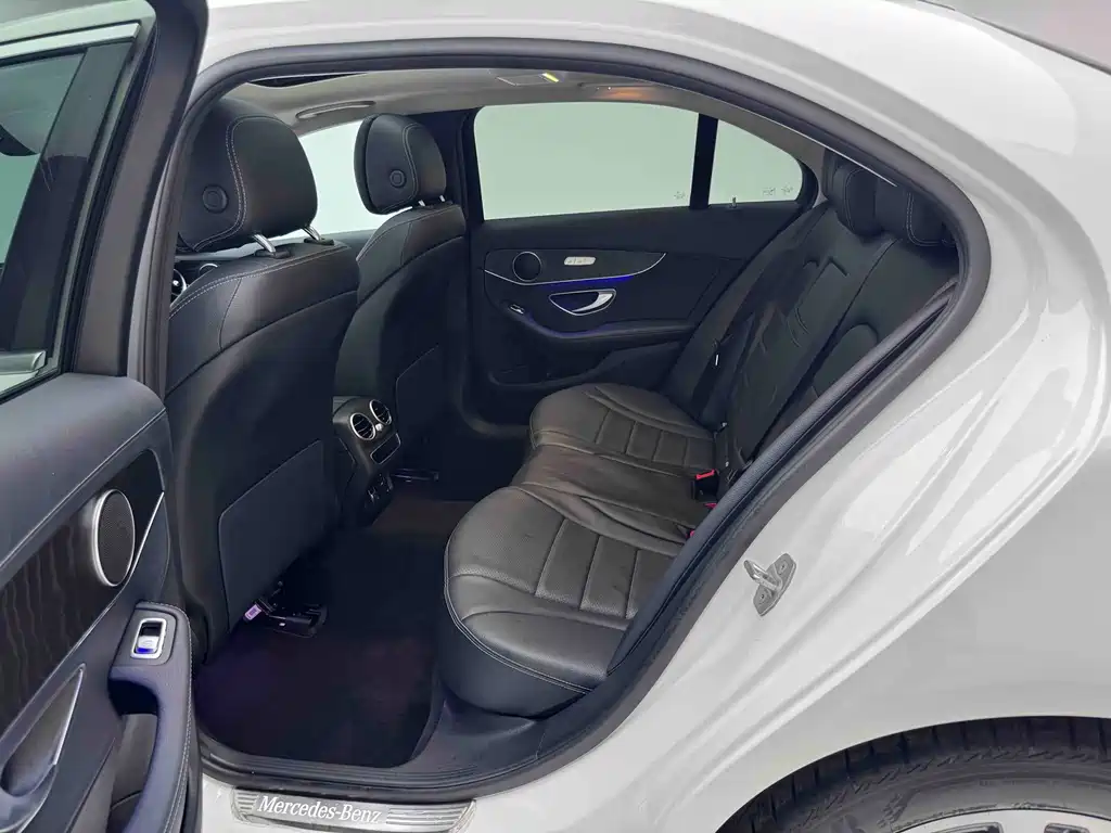 Mercedes-Benz C-Class — миниатюра 9