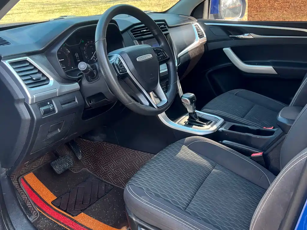 SAIC MAXUS CHASE T70