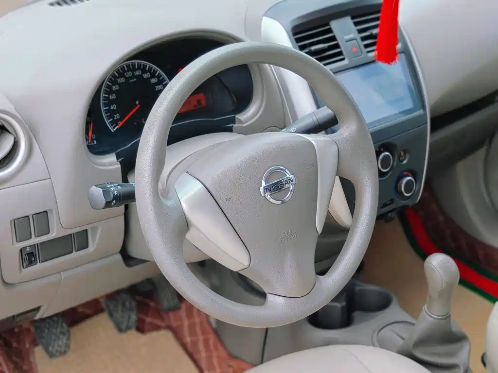 Nissan Sunny 2015 1.5XE MT Comfort
