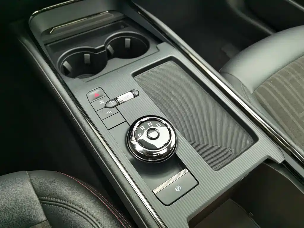 Ford Mondeo — миниатюра 13