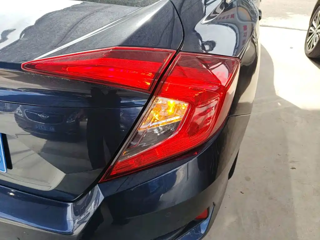 Honda Civic — миниатюра 8