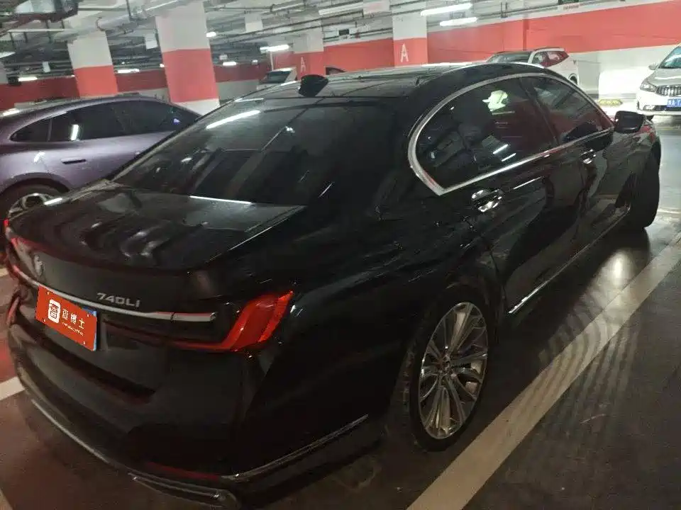 BMW 7 Series — миниатюра 6