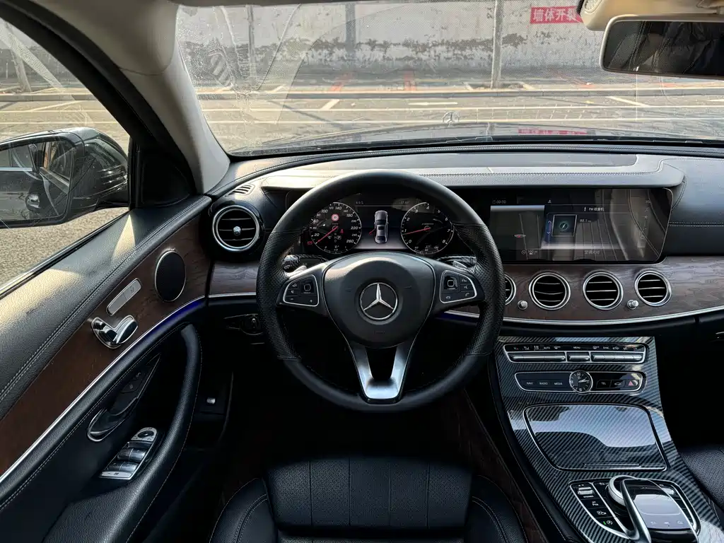 MERCEDES-BENZ E CLASS