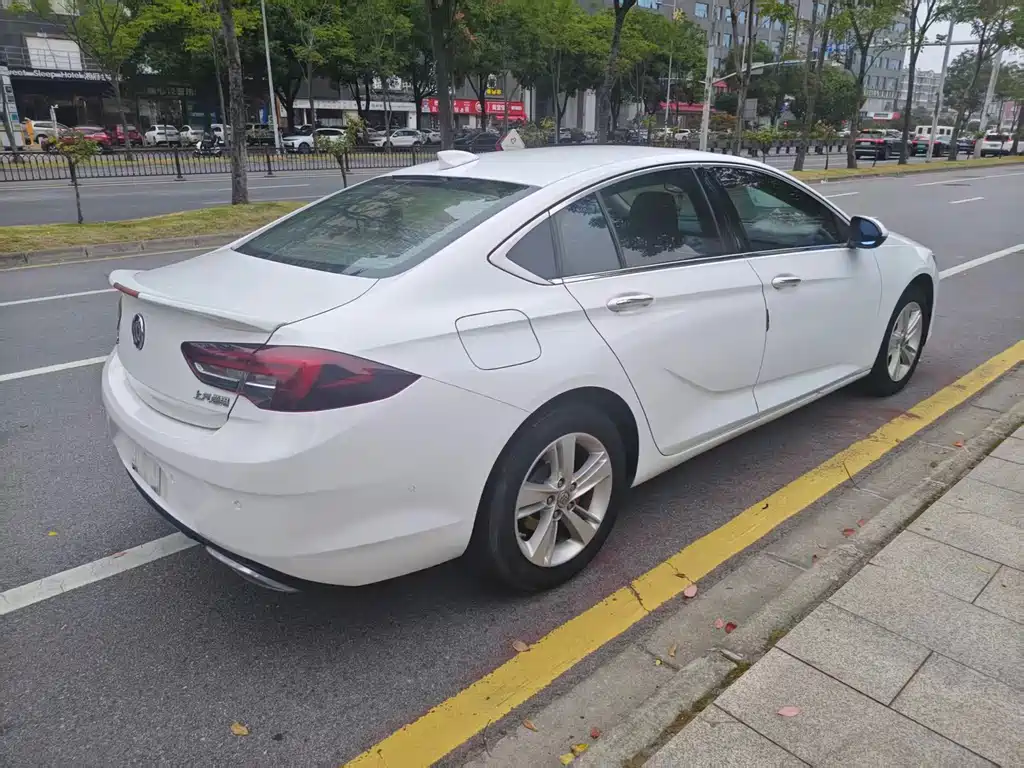 Buick Regal — миниатюра 9