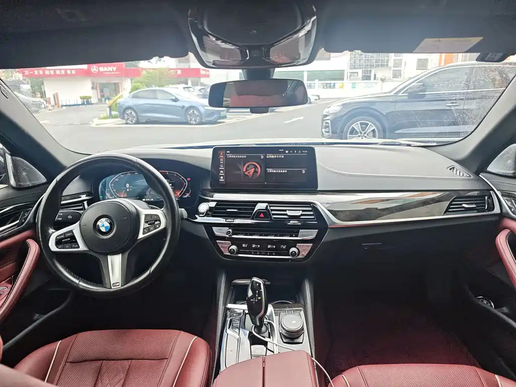 BMW 5 Series — миниатюра 4