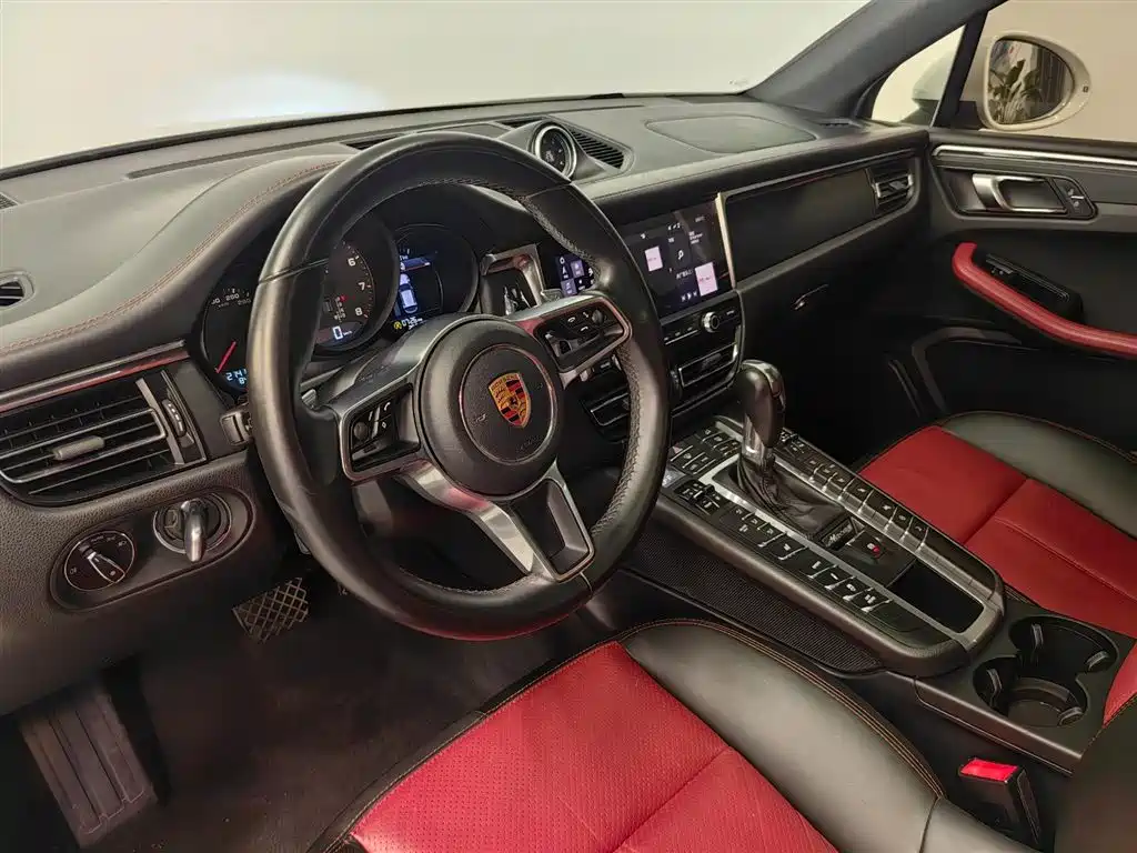 Porsche Macan — миниатюра 9