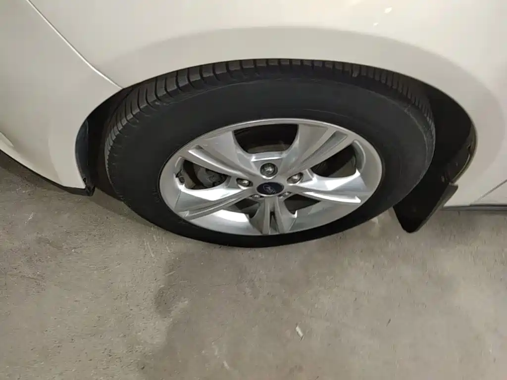 Ford Focus — миниатюра 23