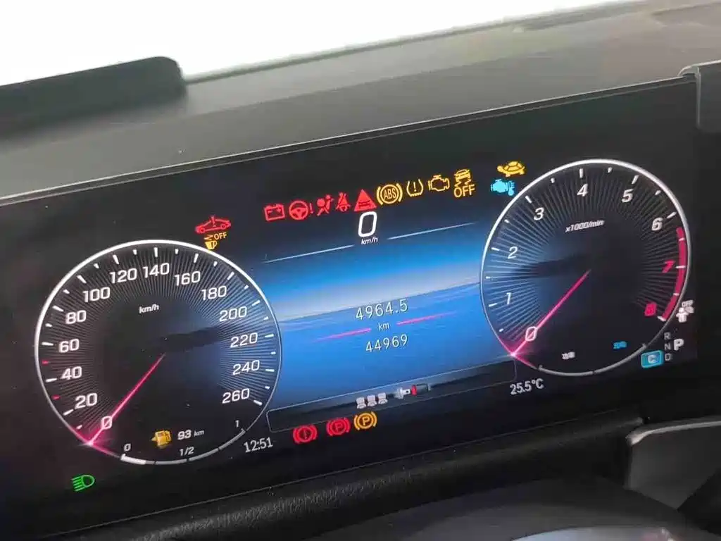 Mercedes-Benz GLB — миниатюра 6