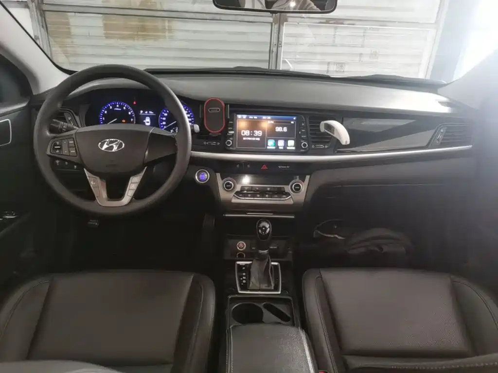Hyundai Mistra — миниатюра 10