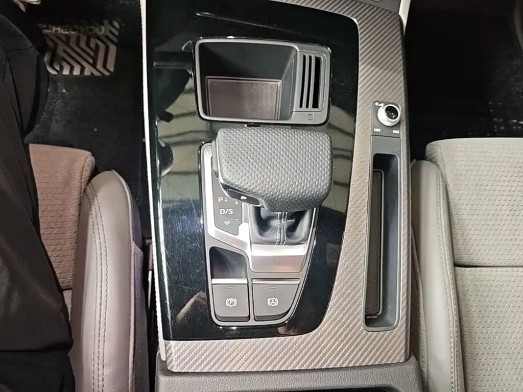 Audi Q5L Sportback — миниатюра 14