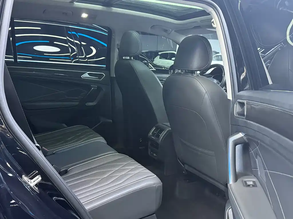 Volkswagen Tiguan L — миниатюра 9