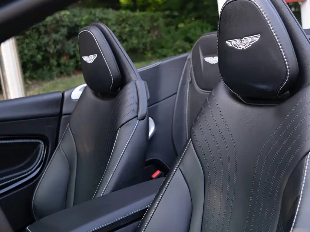 Aston Martin DB11 4.0T V8 Volante, фото 10