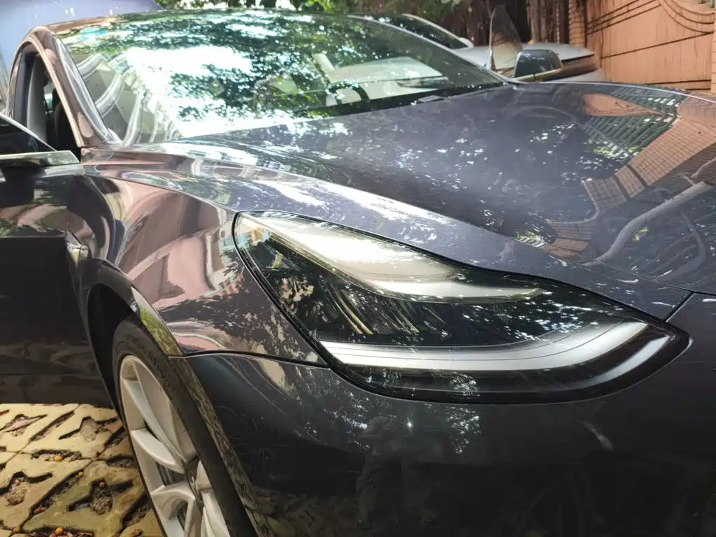 Tesla Model 3 — миниатюра 7