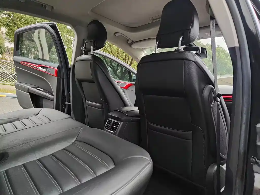Ford Mondeo — миниатюра 9