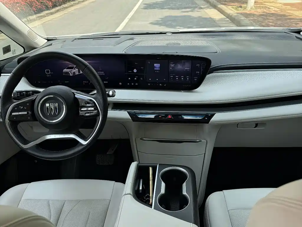 Buick GL8 Hybrid — миниатюра 5