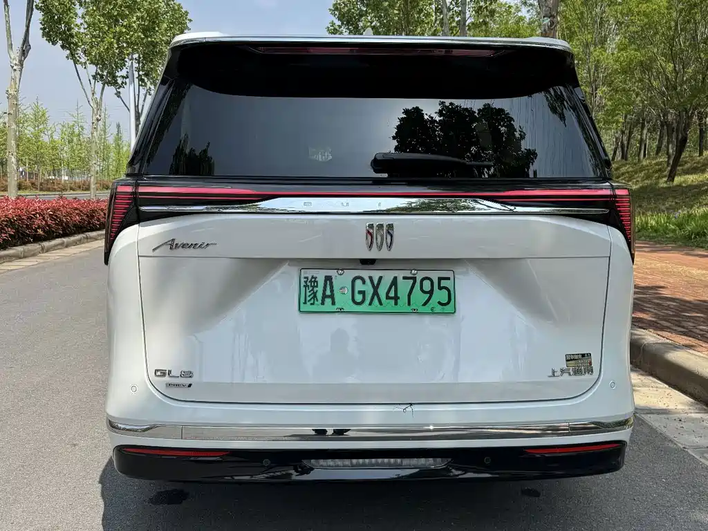Buick GL8 Hybrid — миниатюра 8