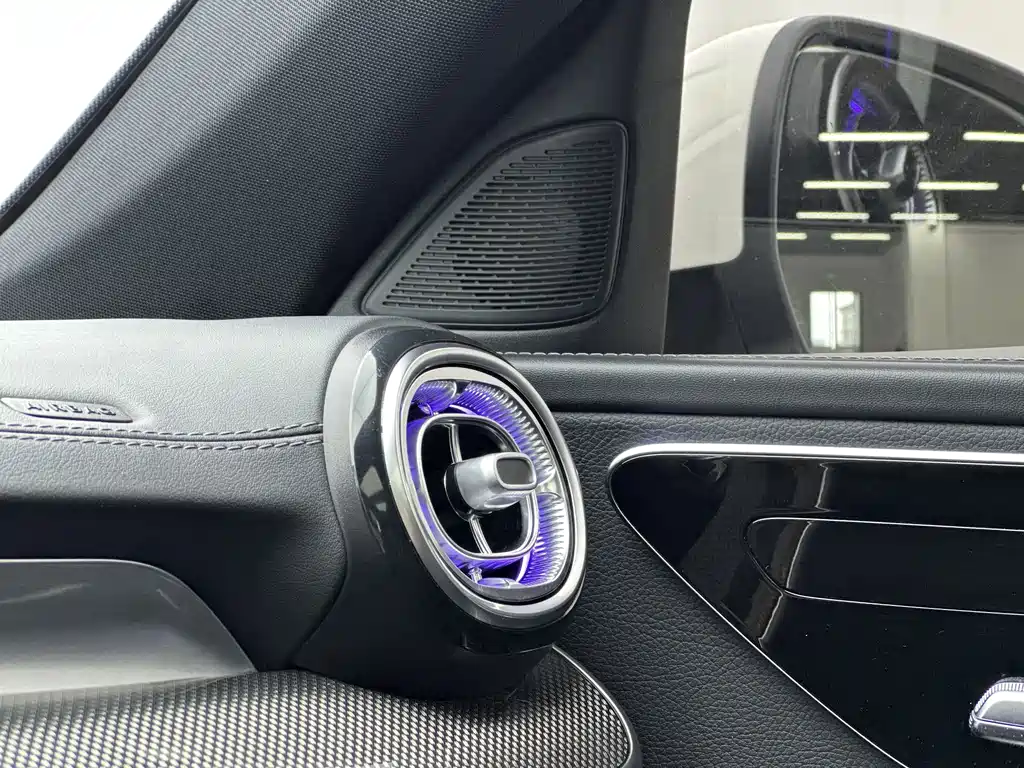 Mercedes-Benz C-Class — миниатюра 13