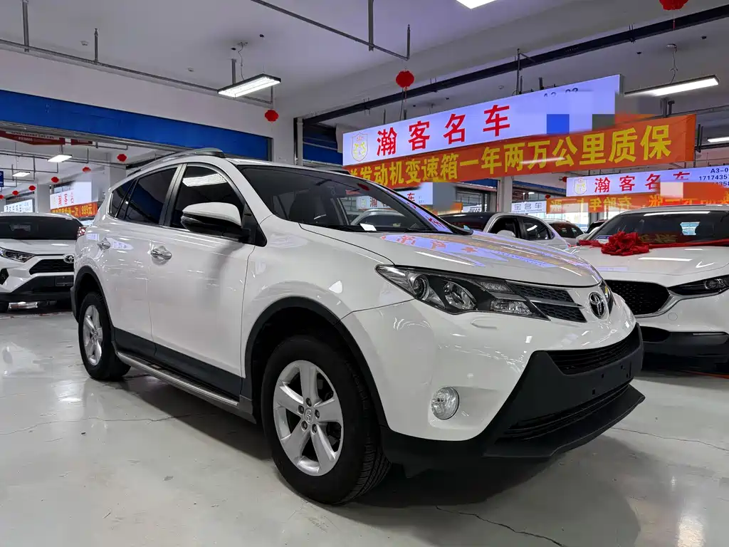 Toyota RAV4 — миниатюра 3