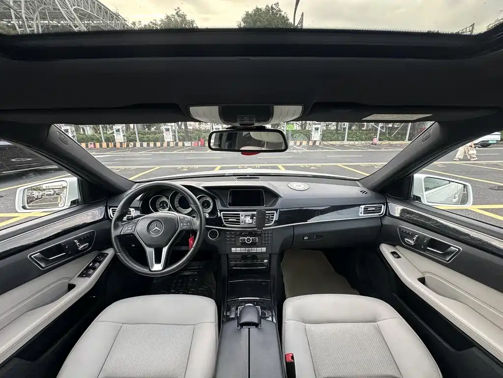Mercedes-Benz E-Class — миниатюра 8