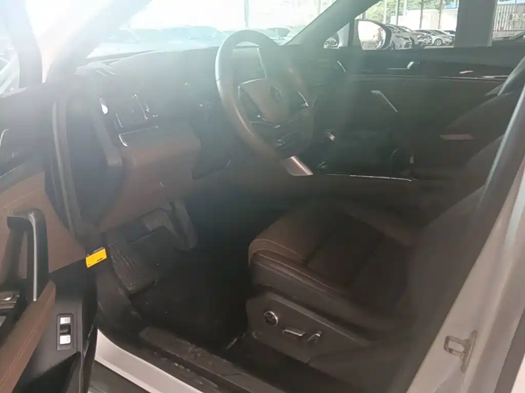 BYD Tang — миниатюра 16