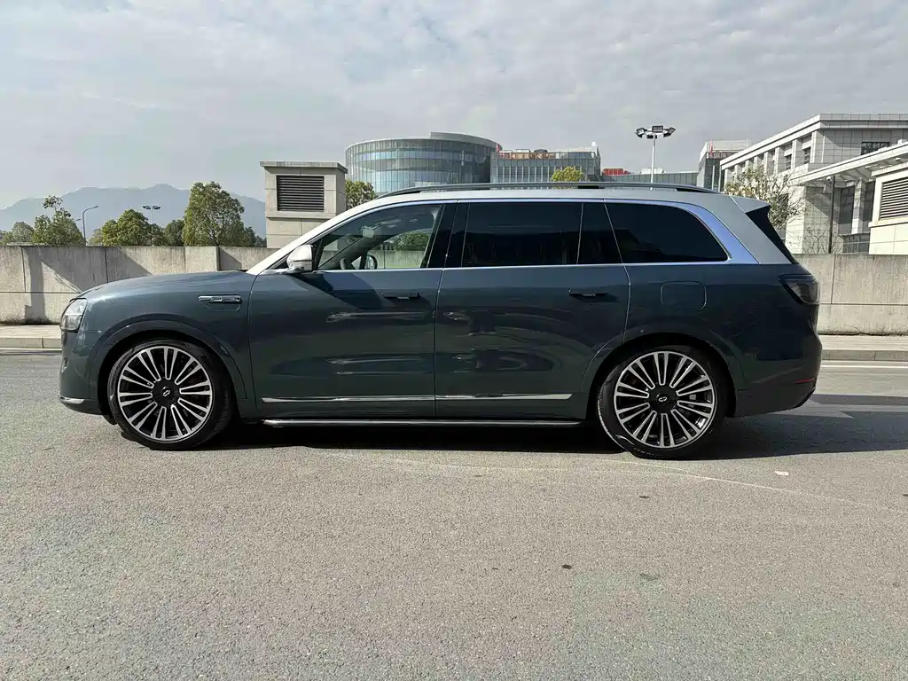 AITO ASK THE WORLD M9