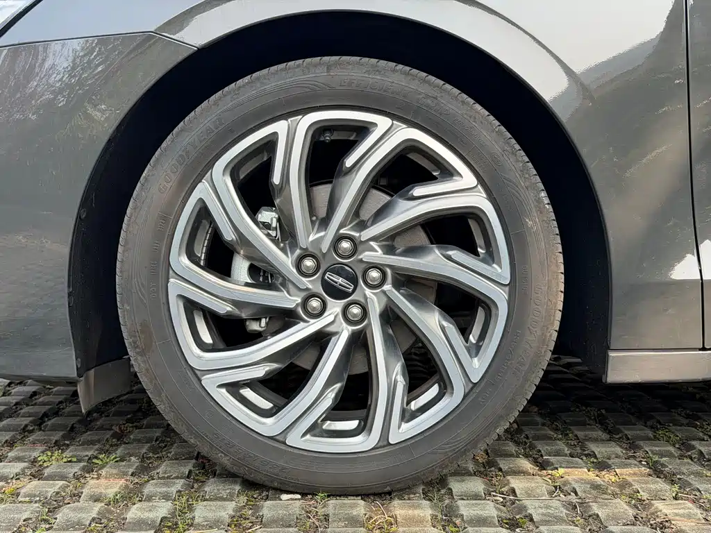 Lincoln Z — миниатюра 9