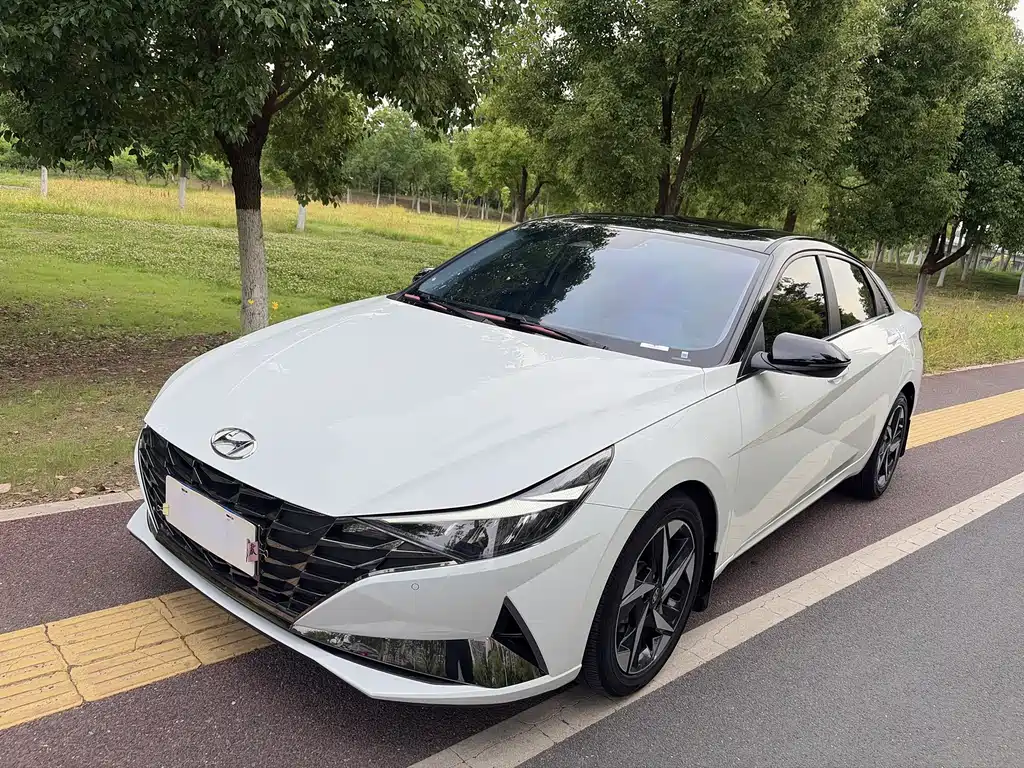 Hyundai Elantra 2023