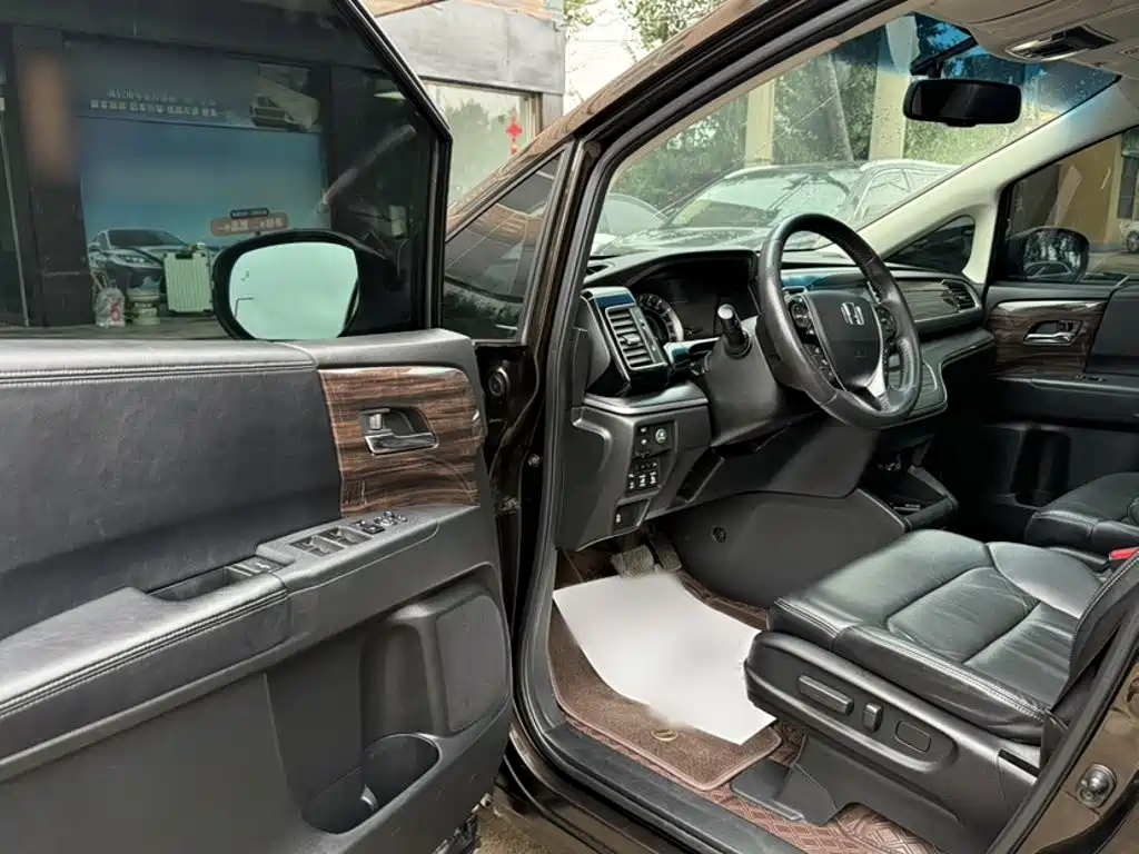 Honda Elysion — миниатюра 11