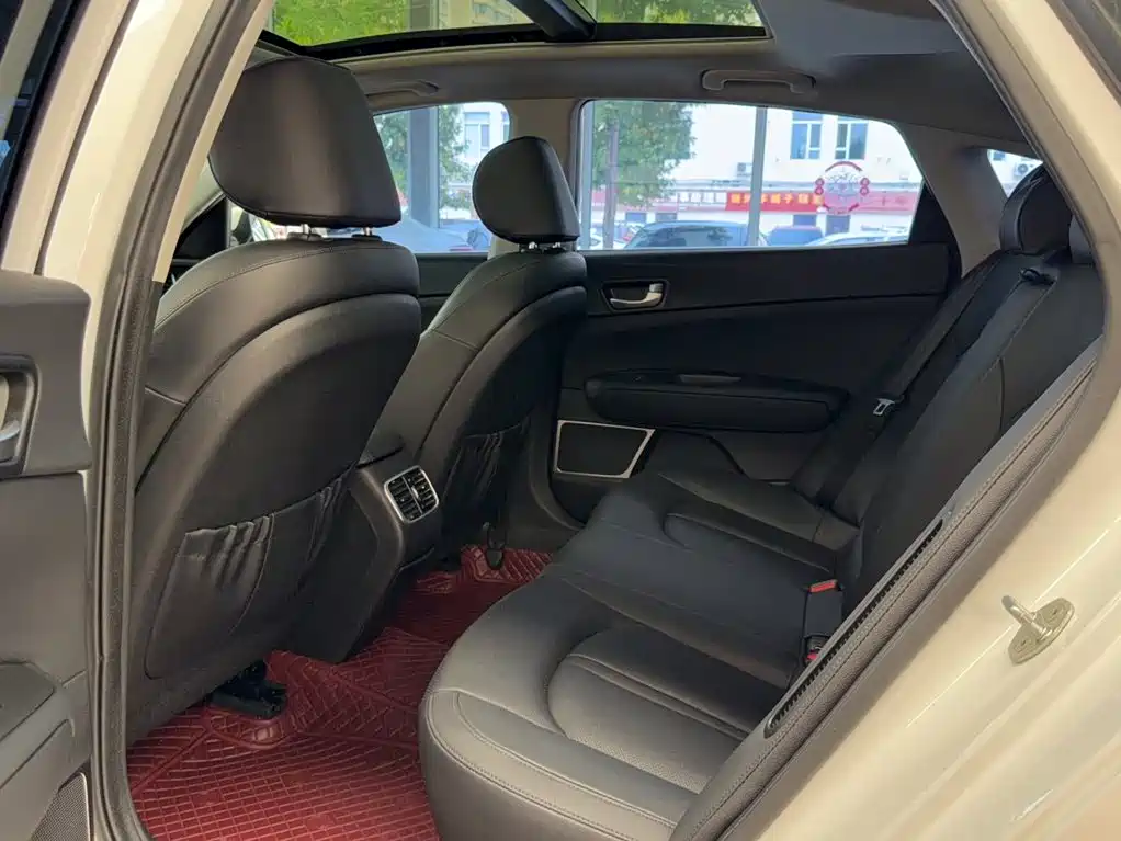 Kia K5 New Energy — миниатюра 10