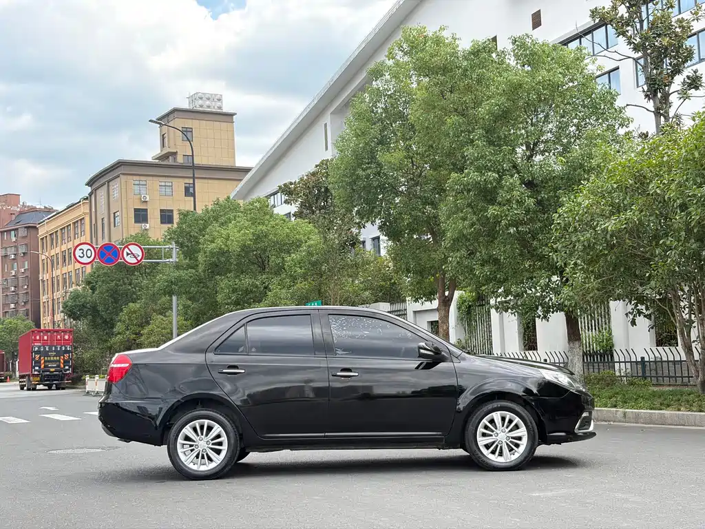 Geely King Kong — миниатюра 6
