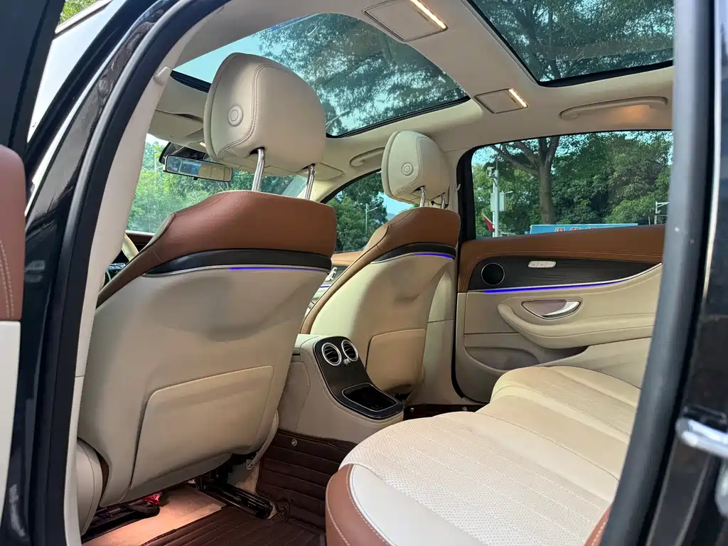 Mercedes-Benz E-Class — миниатюра 9