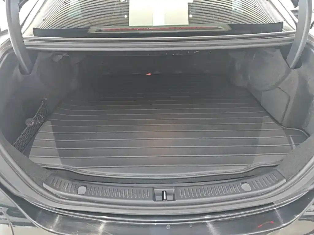 Mercedes-Benz E-Class New Energy — миниатюра 19