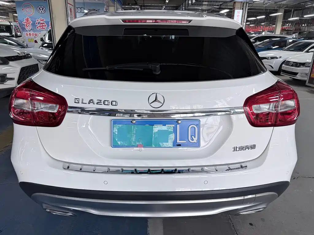 MERCEDES-BENZ GLA