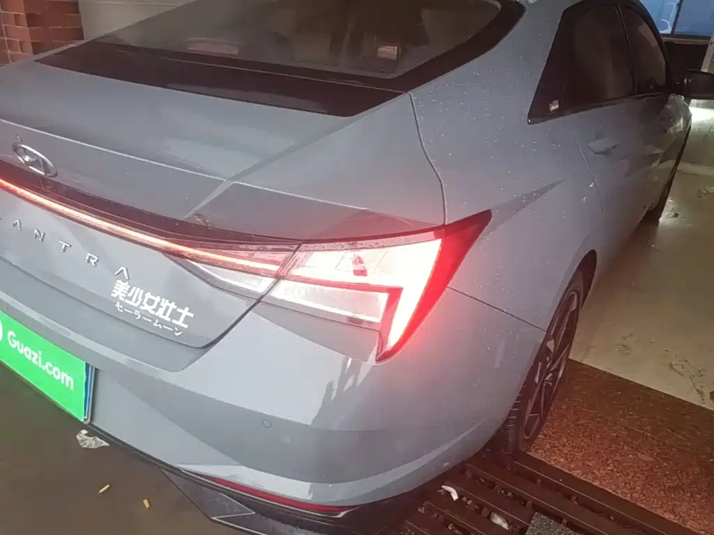 Hyundai Elantra — миниатюра 8